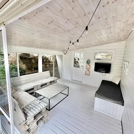 Big, Family-Friendly Summer House With Sea View