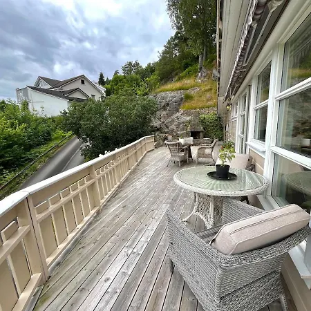 Big, Family-Friendly Summer House With Sea View Ferienhaus Lii